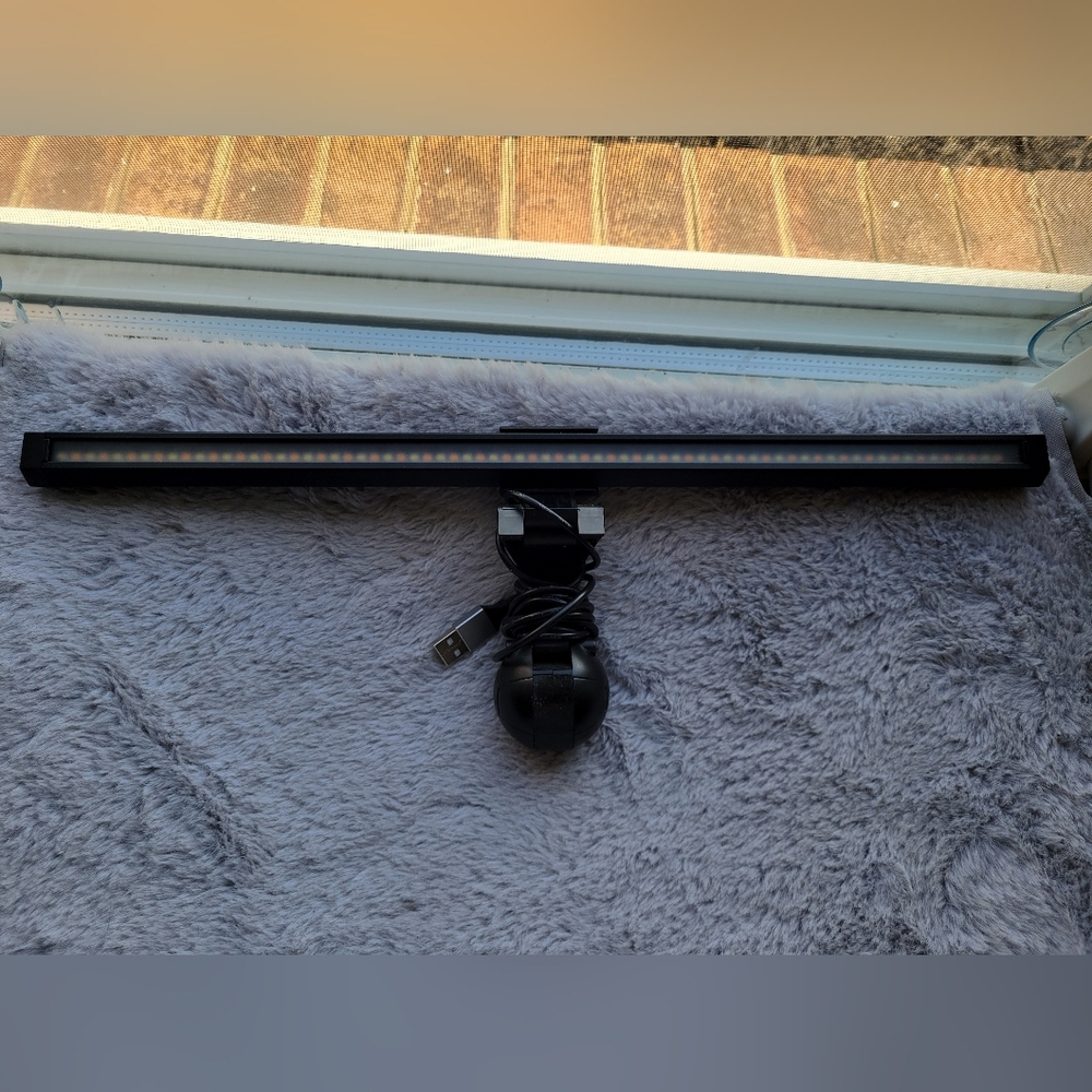 Quntis LED Monitor Light - Picture 3 of 3
